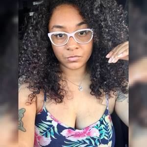 Meet your Posher, Briana